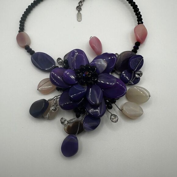 SALE! Statement Vincero dyed stone and wire wrapped, beaded necklace! - Picture 7 of 7